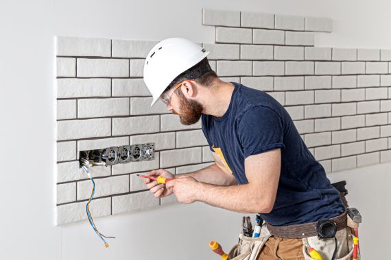 Vantagens de usar plataformas gratuitas para divulgar serviços elétricos e hidráulicos